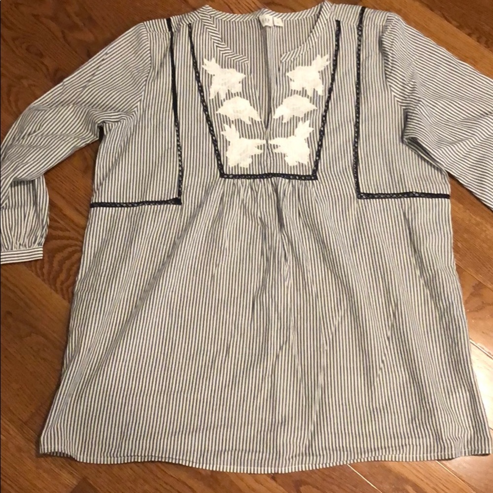 Gap Maternity top; Size L